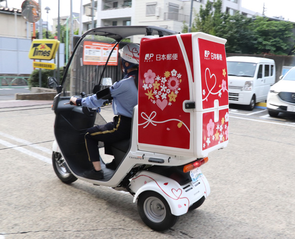 お値下げ!!　SCALE∶1/32　郵便自動車（３輪) お値下げ!! SCALE∶1/32 郵便自動車（3輪)